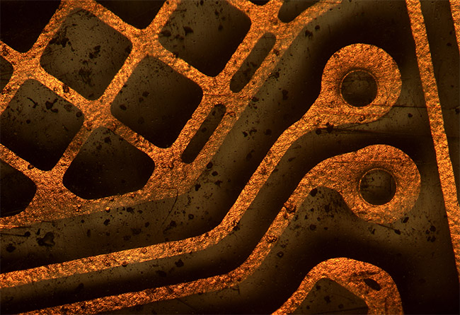 Dhyana 2100 提供sCMOS 相機(jī)可以確保高速圖像拍攝的高質(zhì)量圖像標(biāo)準(zhǔn)。2100萬(wàn)分辨率搭配全局快門(mén)模式下能達(dá)到驚人的每秒 450 幀，可以在圖像不失真的情況下觀察精細(xì)細(xì)節(jié)。